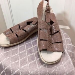 Hotter confort concept Tan Sandals, Flexible gladiator.      Size 9.5